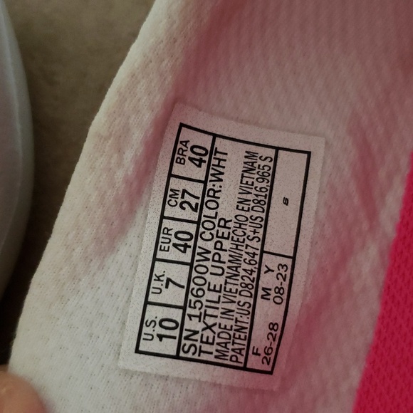 Skechers Women's White Slip-On - Picture 4 of 10